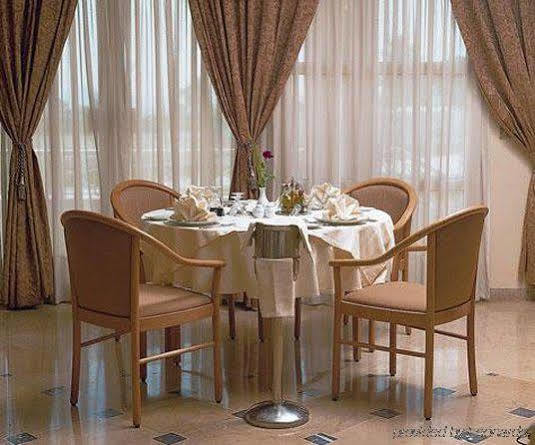 Hotel Du Parc Tunis Restaurant photo